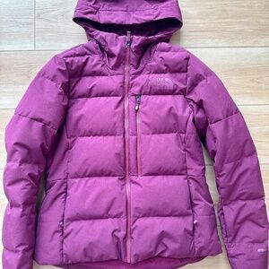 ✨ The North Face Women’s Hooded Down Puffer Jacket ✨ Size: Women’s Medium